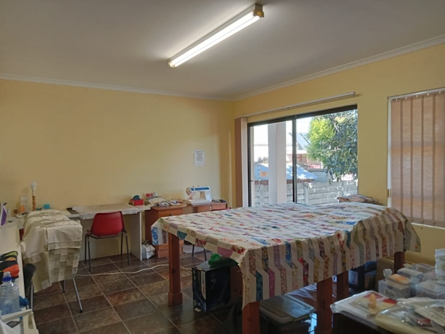 4 Bedroom Property for Sale in Cambridge Eastern Cape